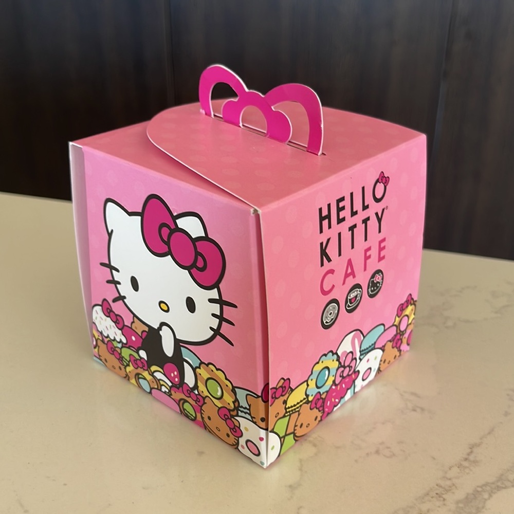 Hello Kitty Cafe Bundle - Picture 9 of 12